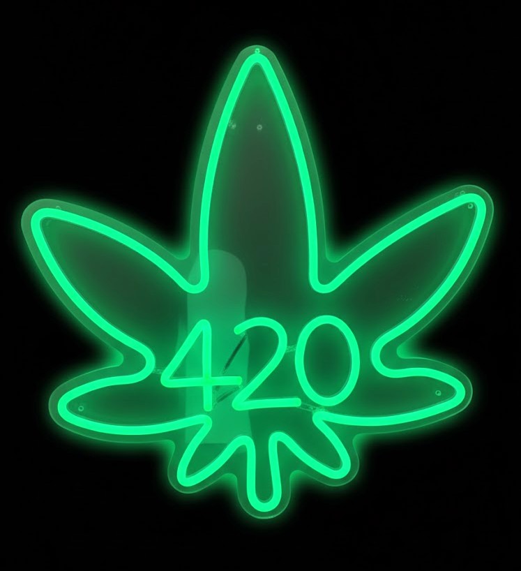 420 Leaf Glow Sign